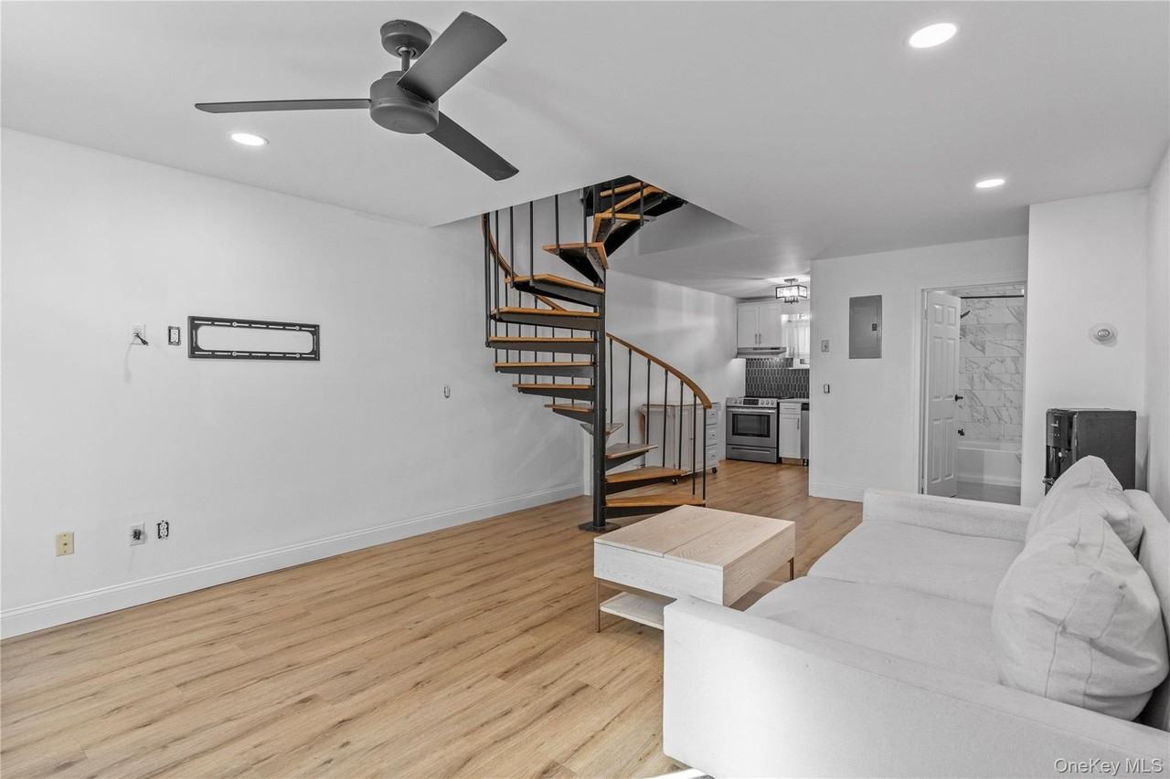 1 Beecher Ln Apt C4 #C4 - Photo 2 of 11