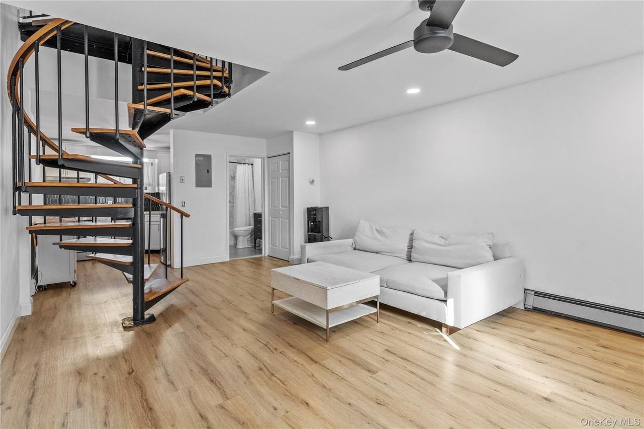 1 Beecher Ln Apt C4 #C4 - Photo 3 of 11