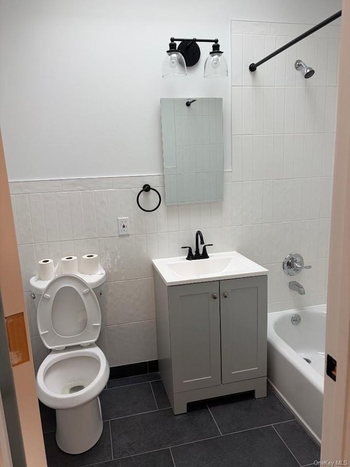 687 Nepperhan Ave - Photo 5 of 6