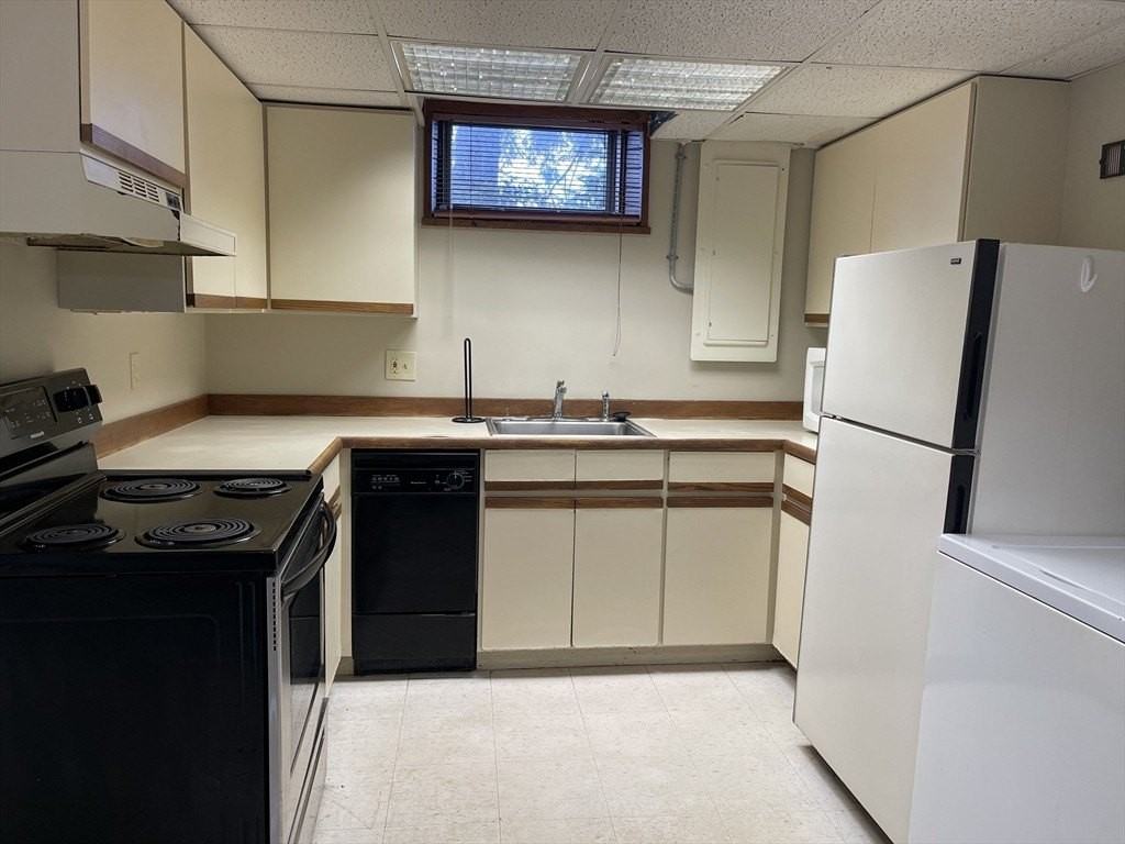 578 Marrett Rd Unit B #B - Photo 5 of 6