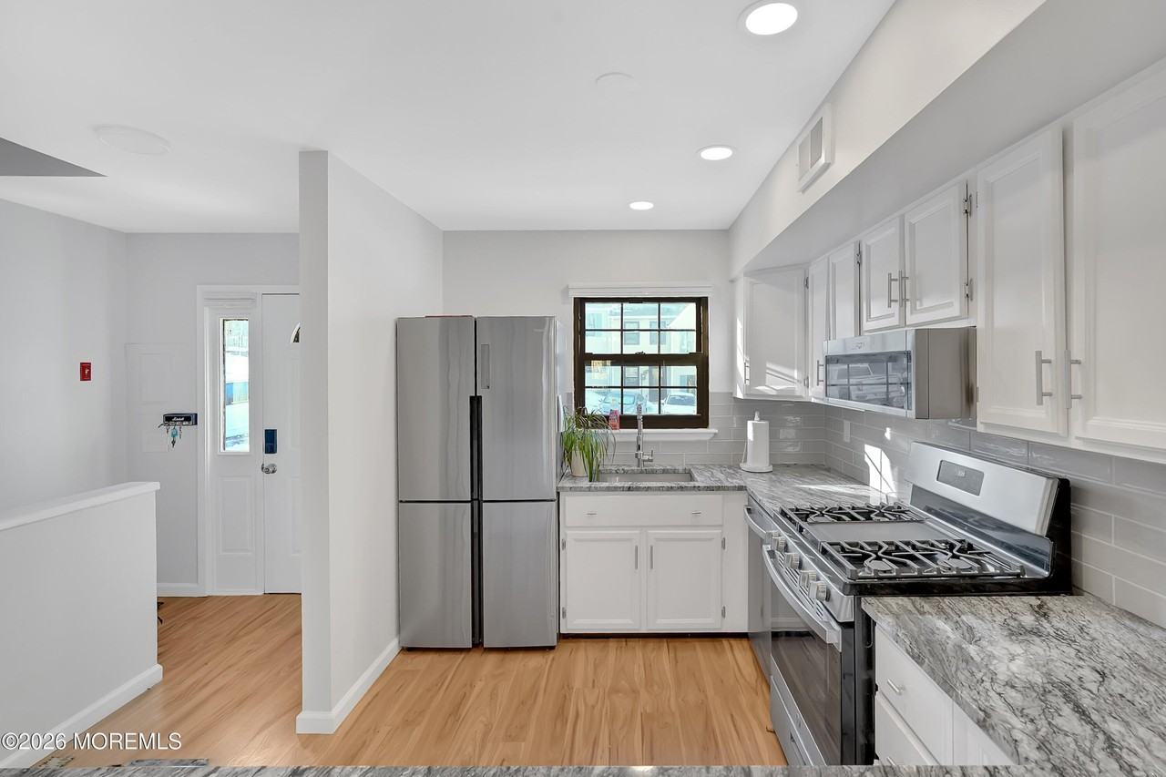 51 Queens Way - Photo 5 of 20