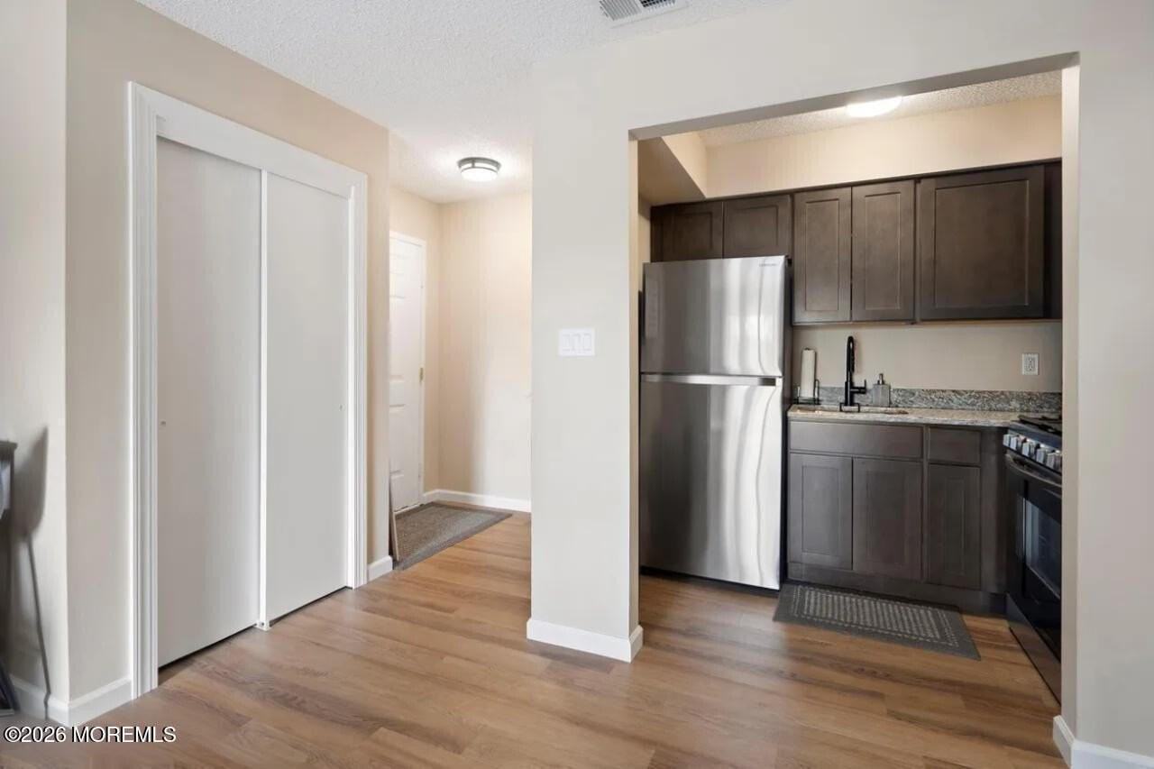 84 Diane Dr - Photo 5 of 14