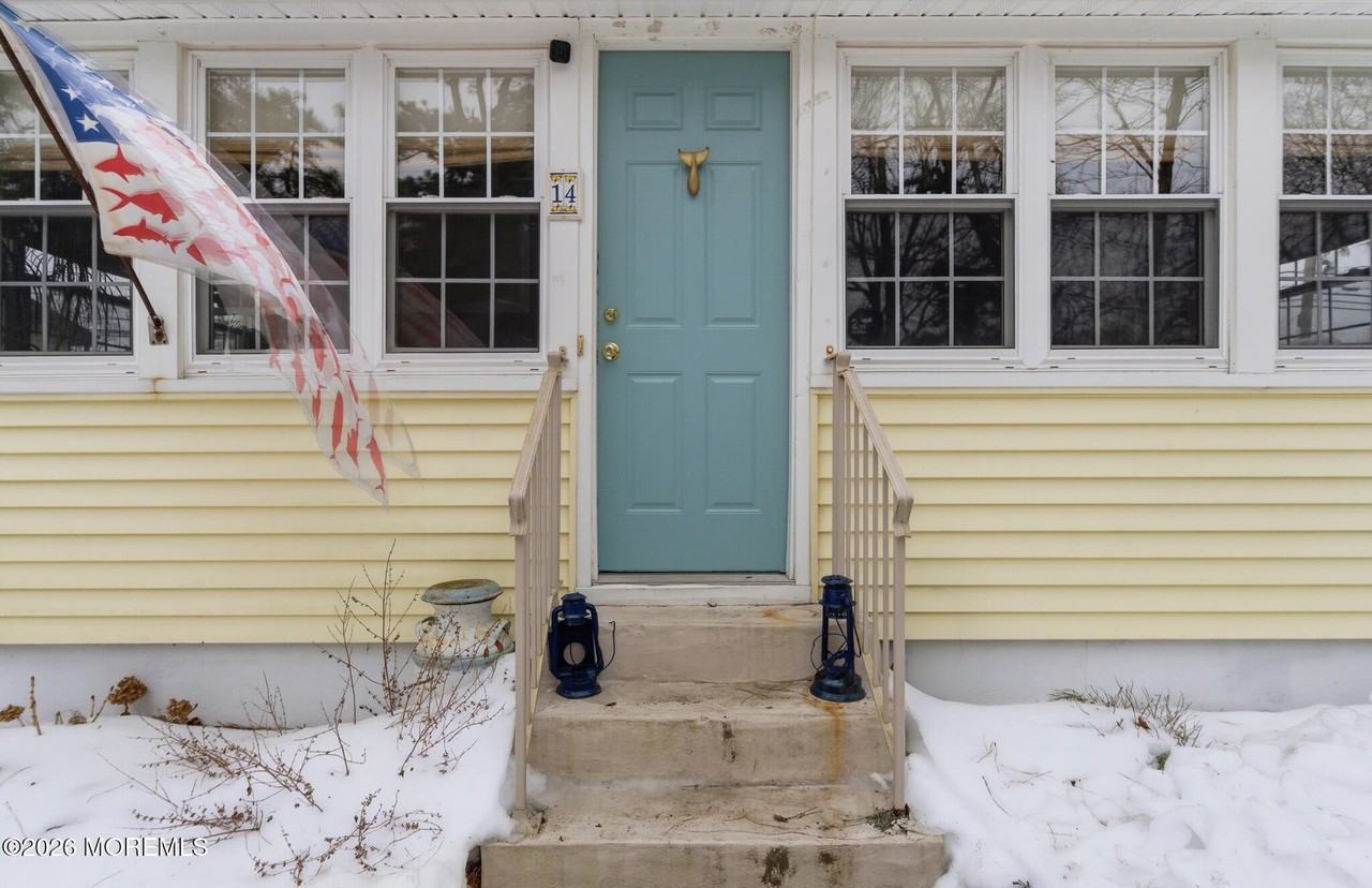 14 Sunset Rd - Photo 3 of 34