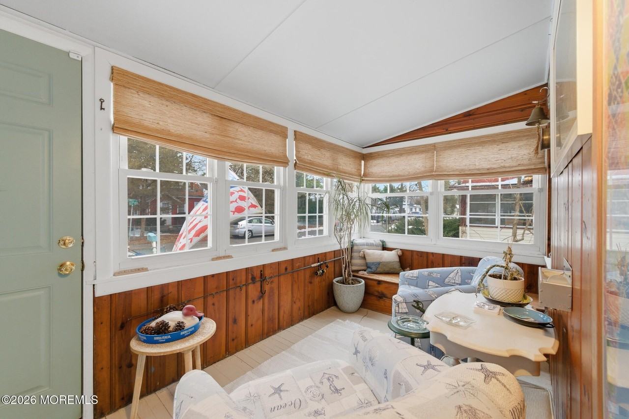 14 Sunset Rd - Photo 5 of 34