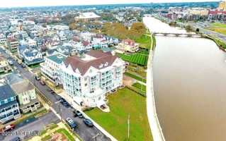 featured image of 16 Lake Ave Apt 3 #3