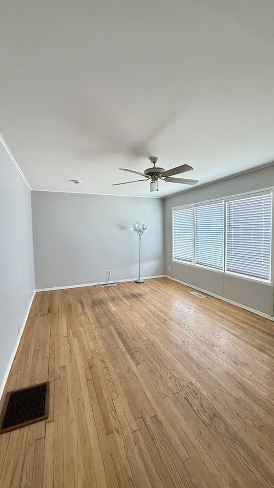 927 Westshire Dr - Photo 2 of 8