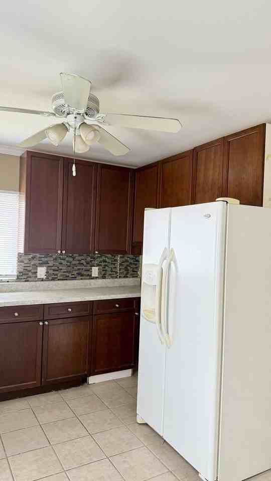 927 Westshire Dr - Photo 4 of 8