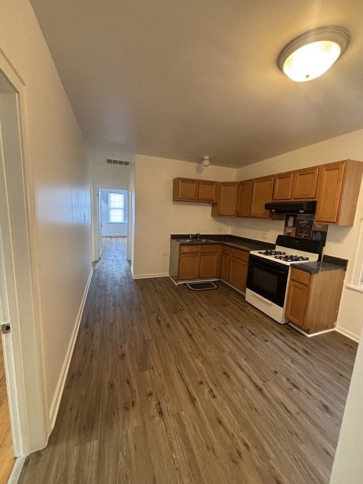 8826 S Exchange Ave Unit 2 #2 - Photo 7 of 12