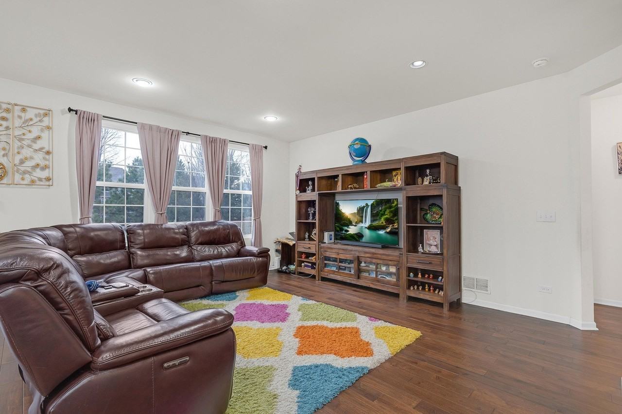 61 Pacific Ave - Photo 7 of 22