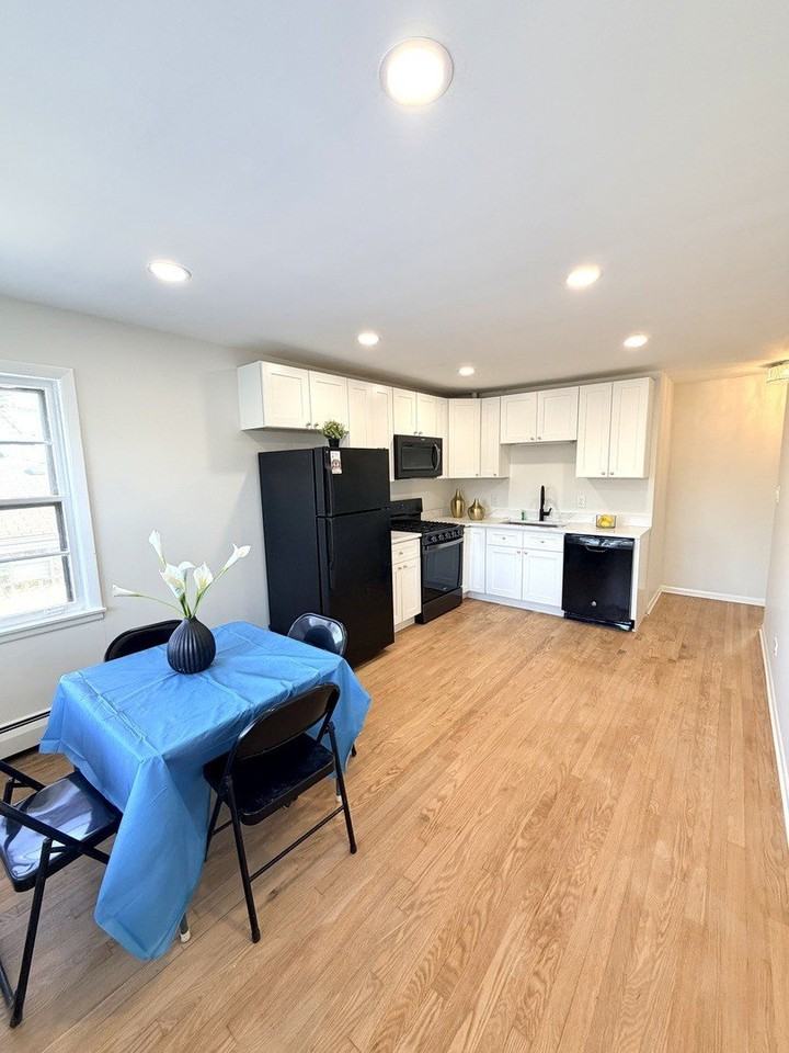 2308 Oakton St Apt 2 #2 - Photo 3 of 17