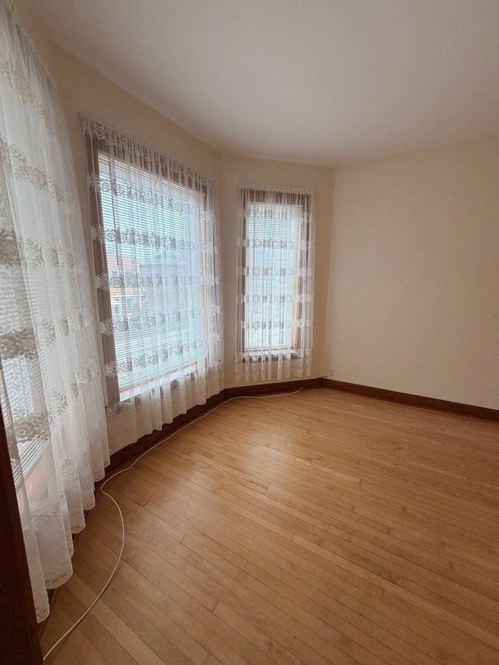 2613 W Walton St - Photo 3 of 12