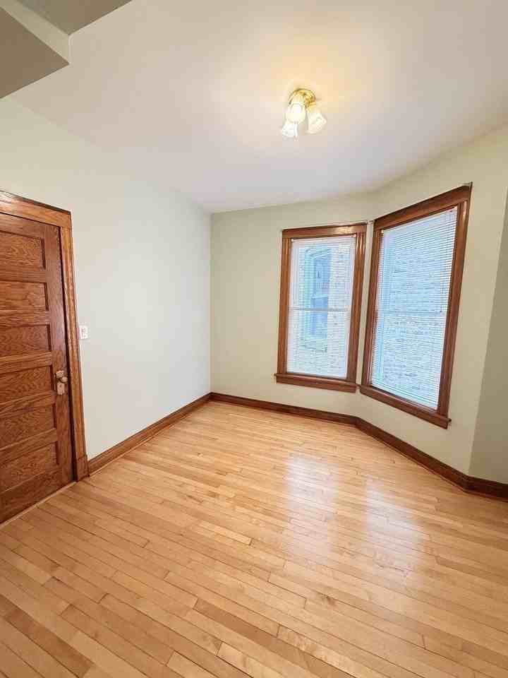 2613 W Walton St - Photo 7 of 12