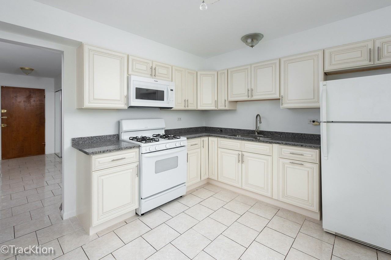 1301 S Finley Rd Apt 311 #311 - Photo 2 of 10