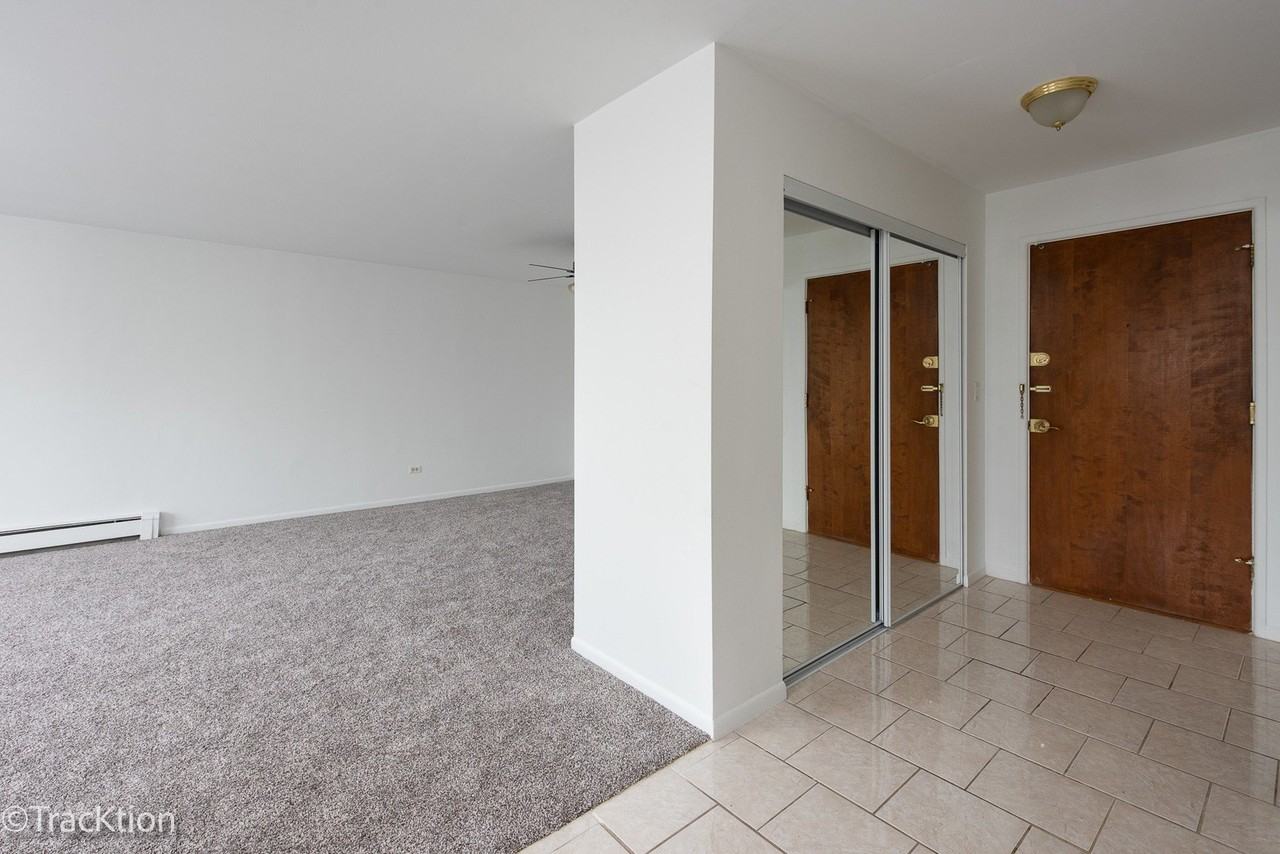 1301 S Finley Rd Apt 311 #311 - Photo 5 of 10