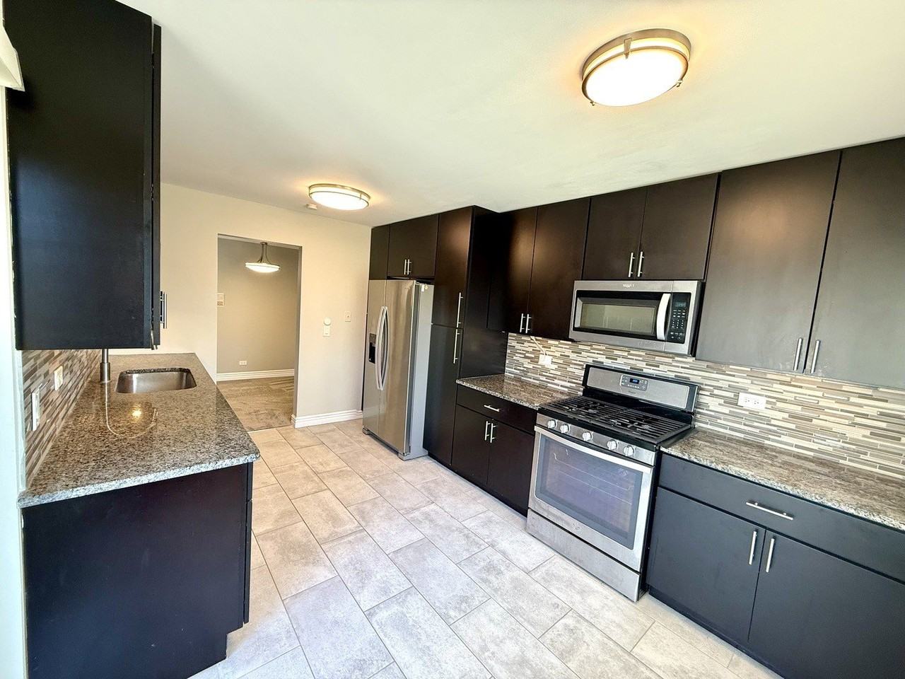 298 Maplewood Ct Apt D2 #D2 - Photo 6 of 26