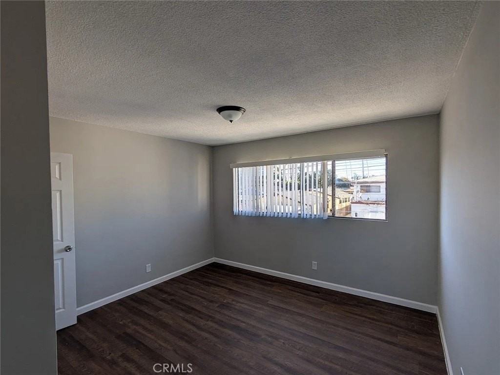 5847 Denver Ave #4 - Photo 6 of 8