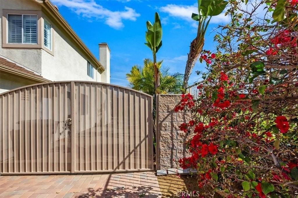 2446 Calle Bienvenida - Photo 4 of 38