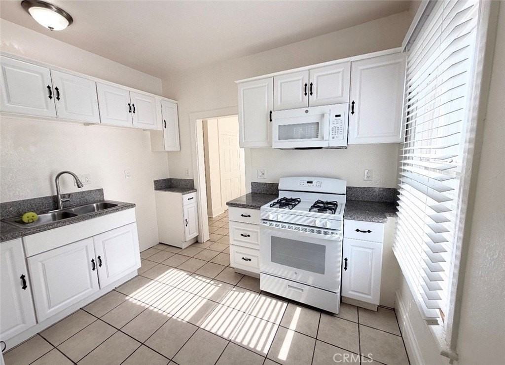 3327 Lemon St #2 - Photo 7 of 13