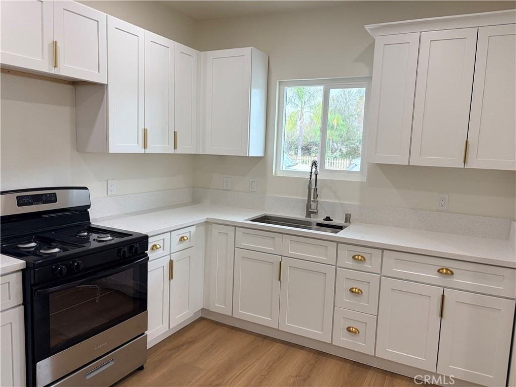 412 W C St - Photo 2 of 15