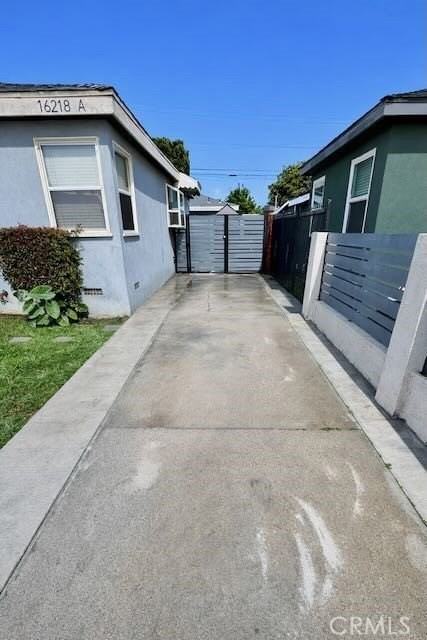 16218 S Caress Ave - Photo 5 of 44