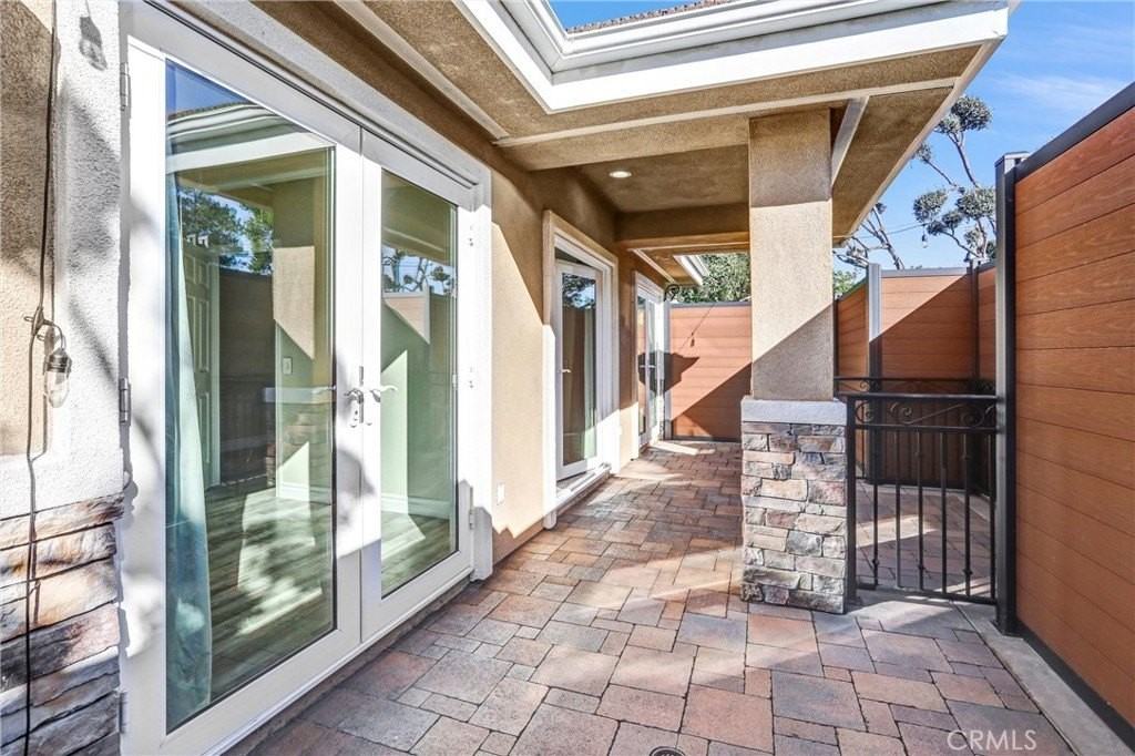 3329 E Virginia Ave - Photo 3 of 25