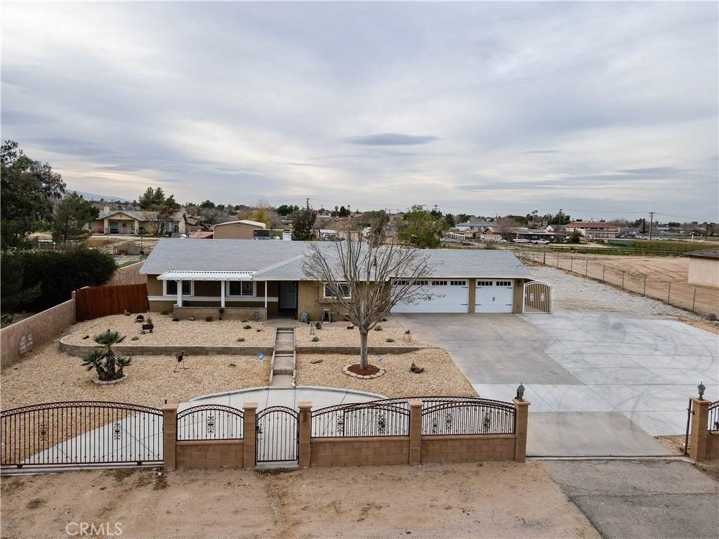 10438 10th Ave - Photo 2 of 22