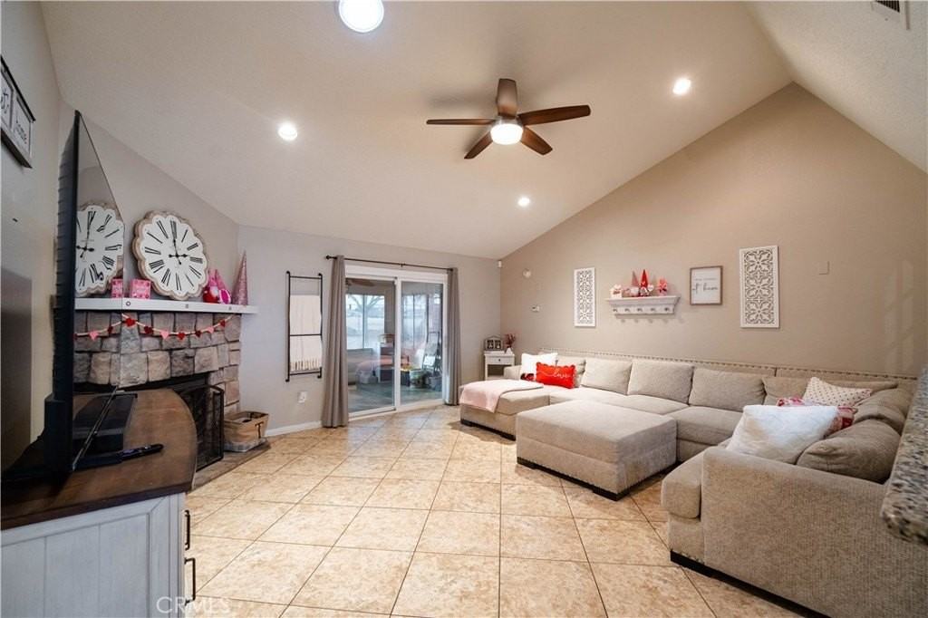 10438 10th Ave - Photo 3 of 22