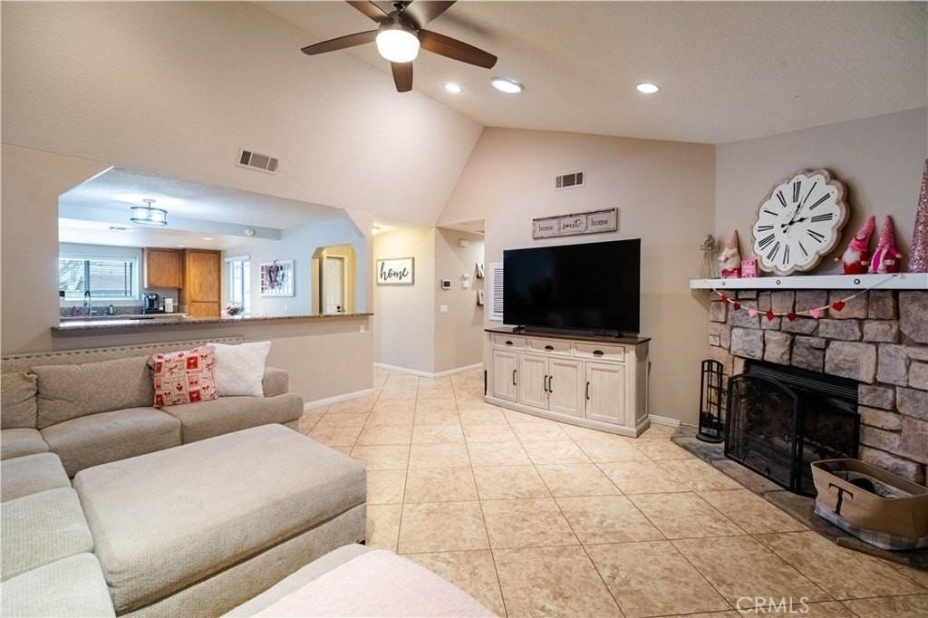 10438 10th Ave - Photo 6 of 22