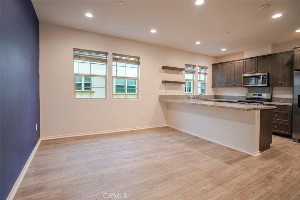 863 Iris Way #B - Photo 7 of 29