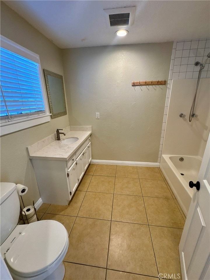 3528 W 59th Pl - Photo 7 of 8