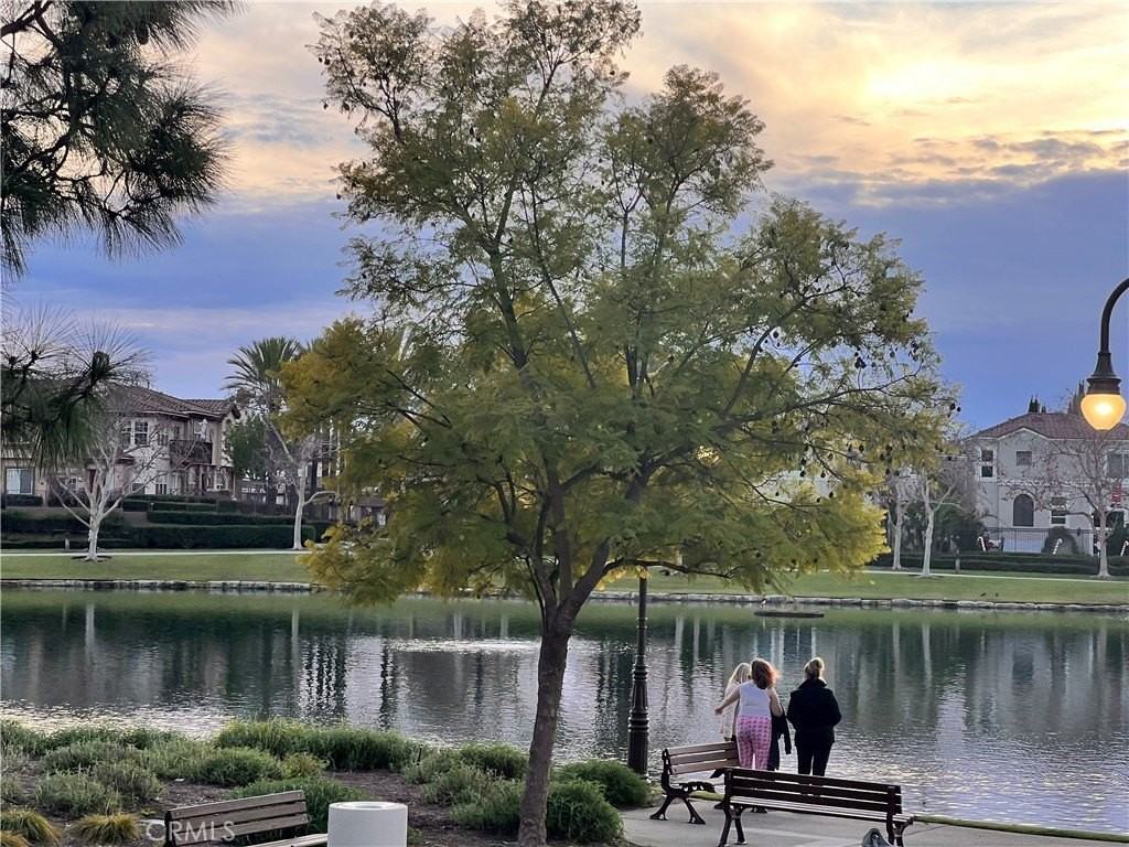 33 Brisa Del Lago - Photo 4 of 27