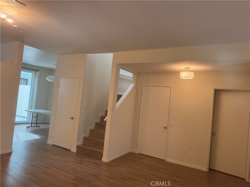 278 S Oak Knoll Ave #3 - Photo 5 of 14