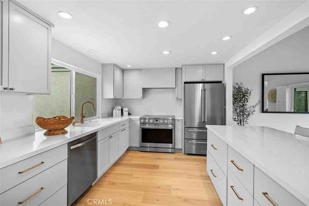 24616 Polaris Dr - Photo 2 of 46