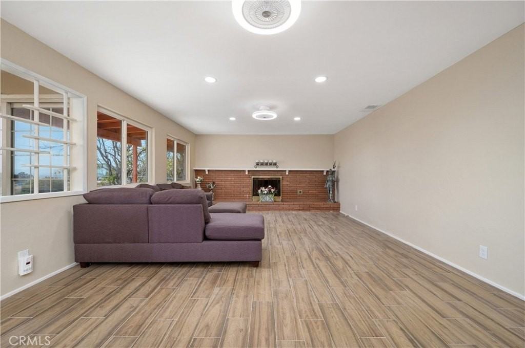 11760 Lasselle St - Photo 4 of 42