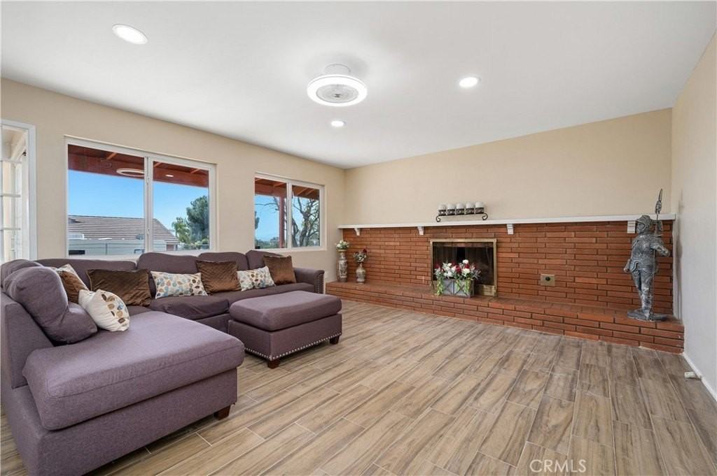 11760 Lasselle St - Photo 5 of 42