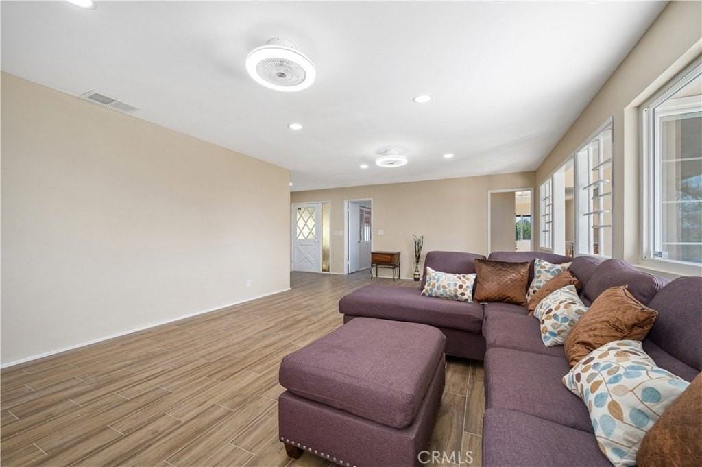 11760 Lasselle St - Photo 6 of 42