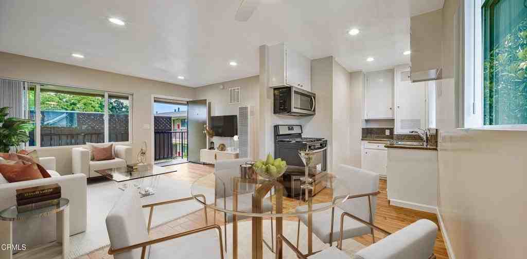 720 E Mountain St #9