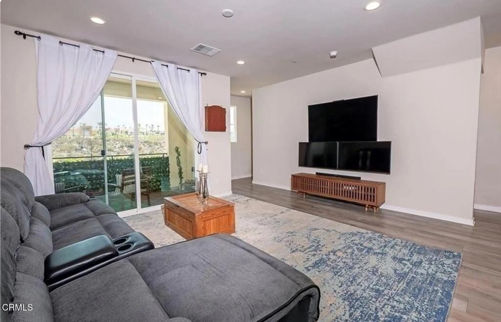 799 Highline Way - Photo 4 of 36