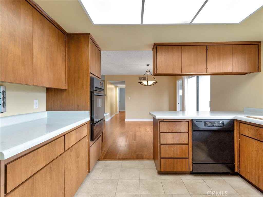 5322 Harvard Ave - Photo 6 of 23