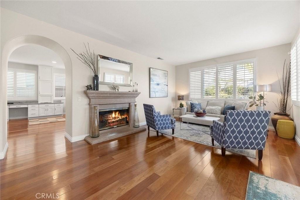 2457 N Avalon Ave - Photo 3 of 36