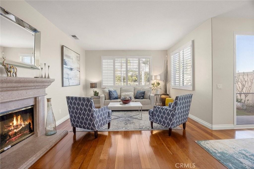 2457 N Avalon Ave - Photo 4 of 36