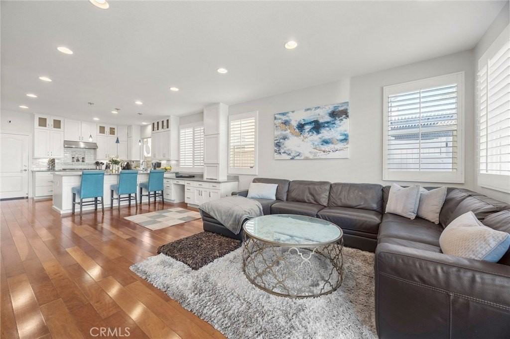 2457 N Avalon Ave - Photo 6 of 36