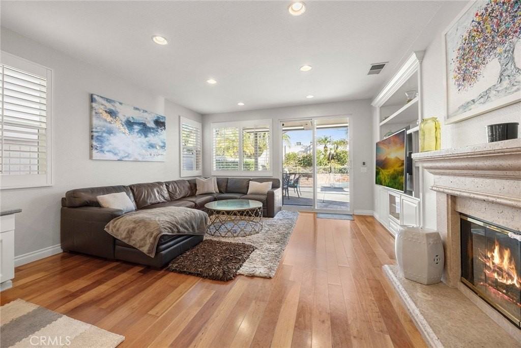 2457 N Avalon Ave - Photo 7 of 36