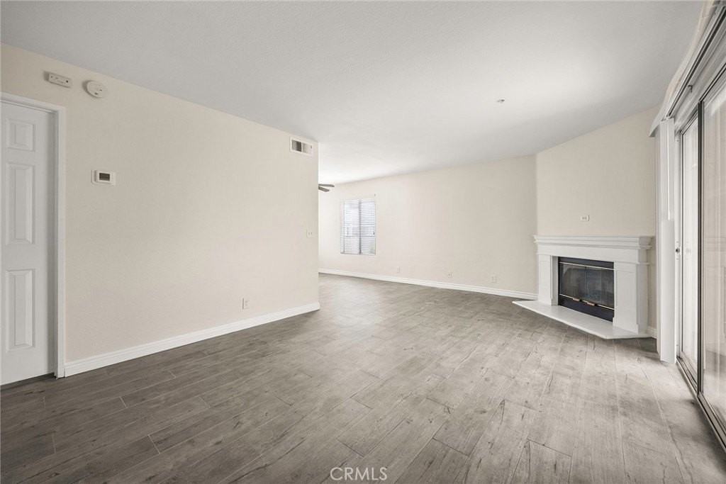 201 Laurel Ave #17 - Photo 4 of 25