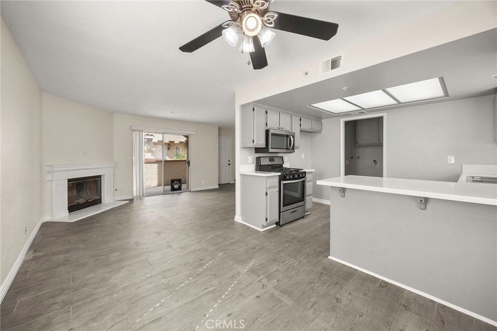 201 Laurel Ave #17 - Photo 5 of 25