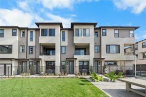 featured image of 109 S Laxore St #304