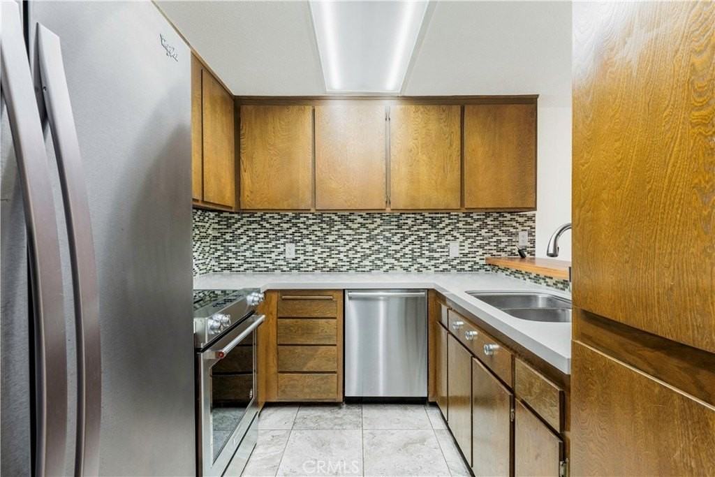 7107 Marina Pacifica Dr S - Photo 4 of 19