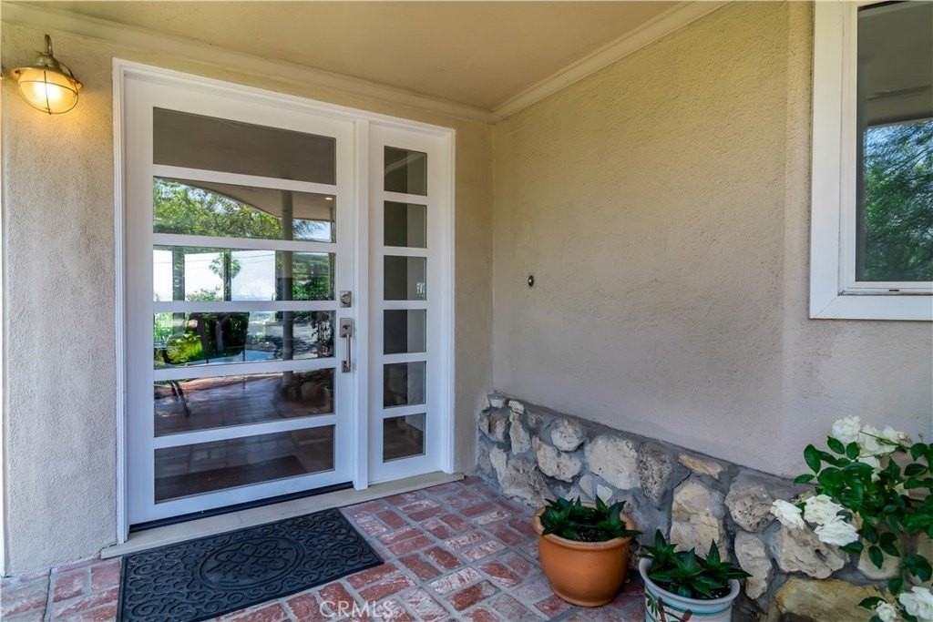 3546 Berry Dr - Photo 3 of 40