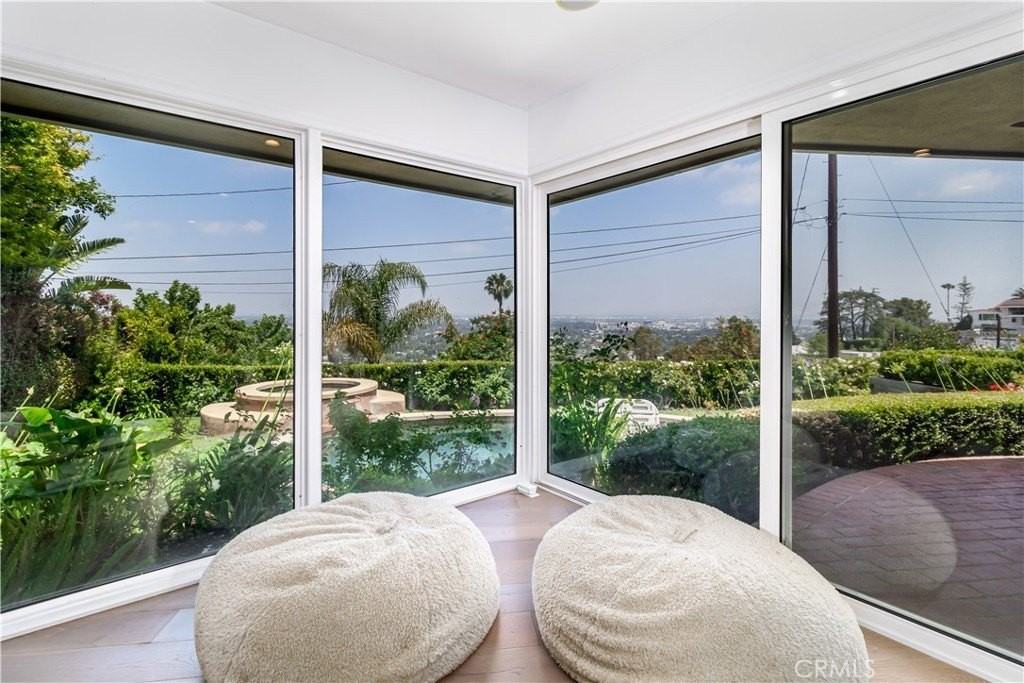 3546 Berry Dr - Photo 7 of 40