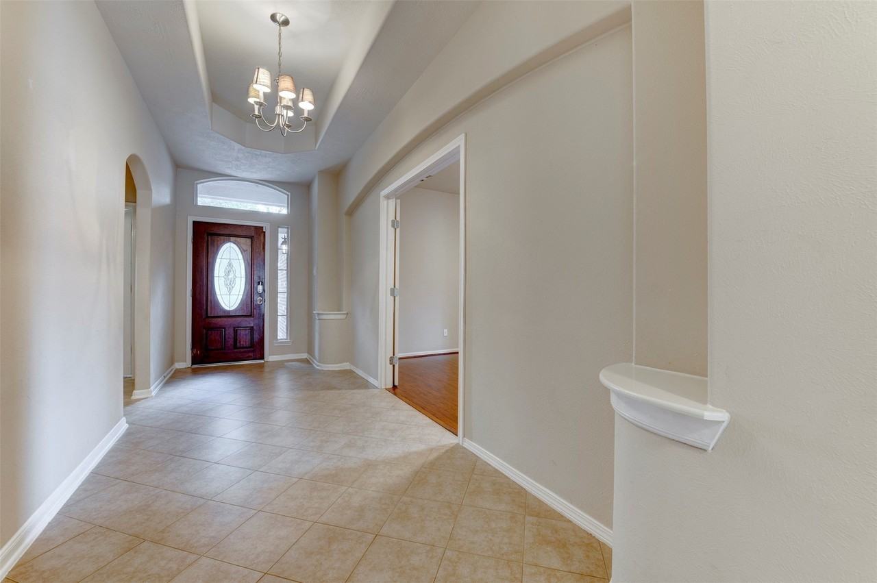 4934 Bonny Loch Ln - Photo 2 of 42